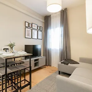 Pensión Coliving Gran Via Carlos Iii, Barcelona